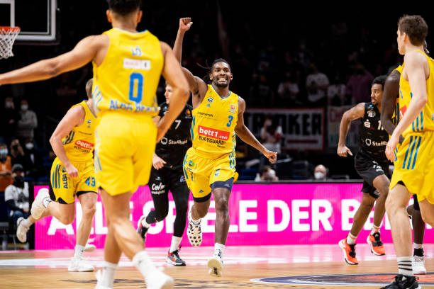 更是对战术 更是对战术